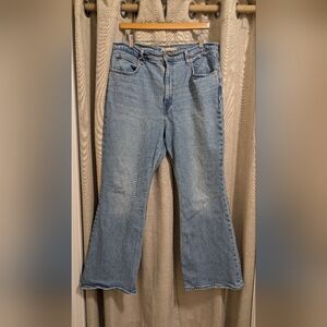 Women's Levi's 70's Flare Jeans! sz-32